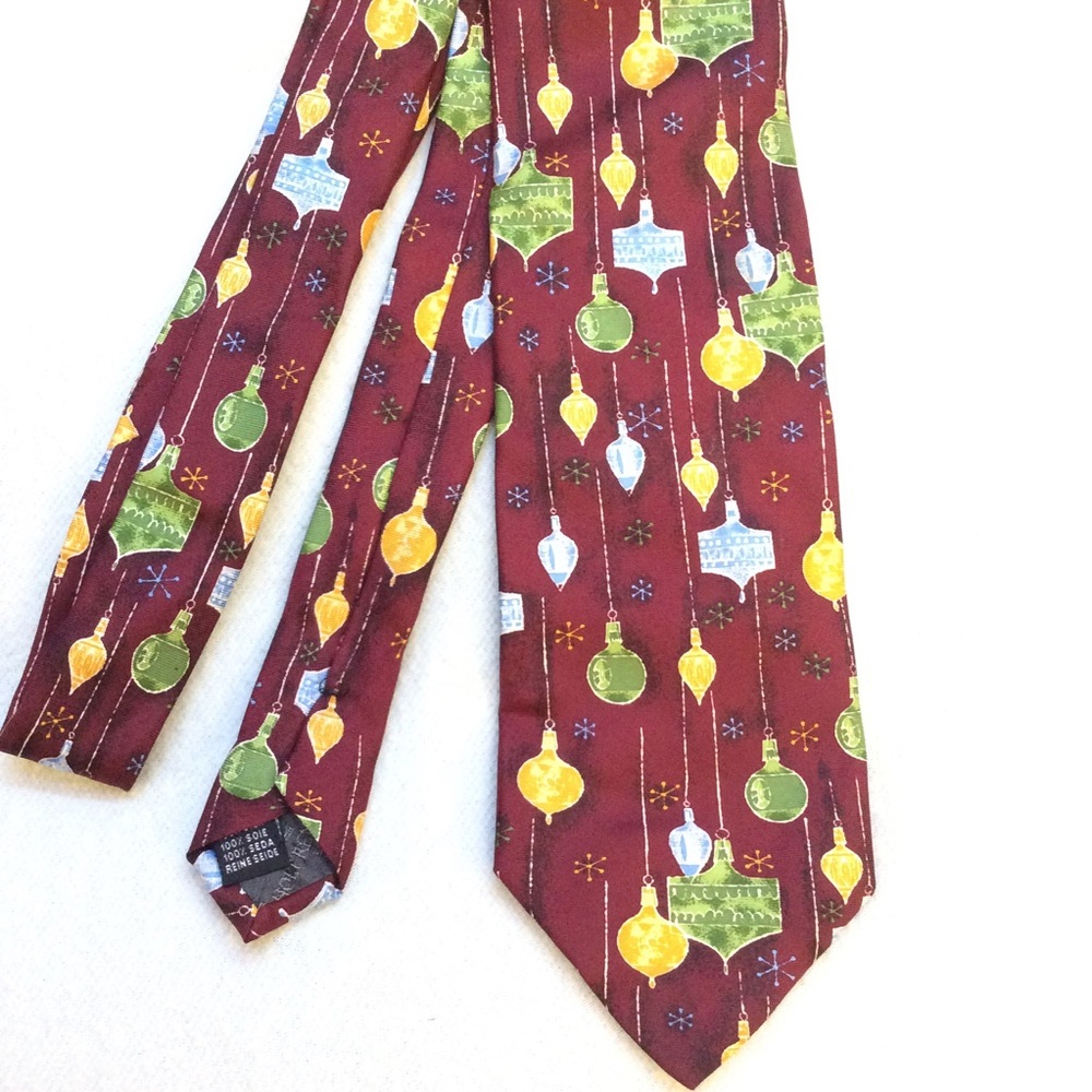 RARE Vintage Holt Renfrew 100% silk Christmas tie